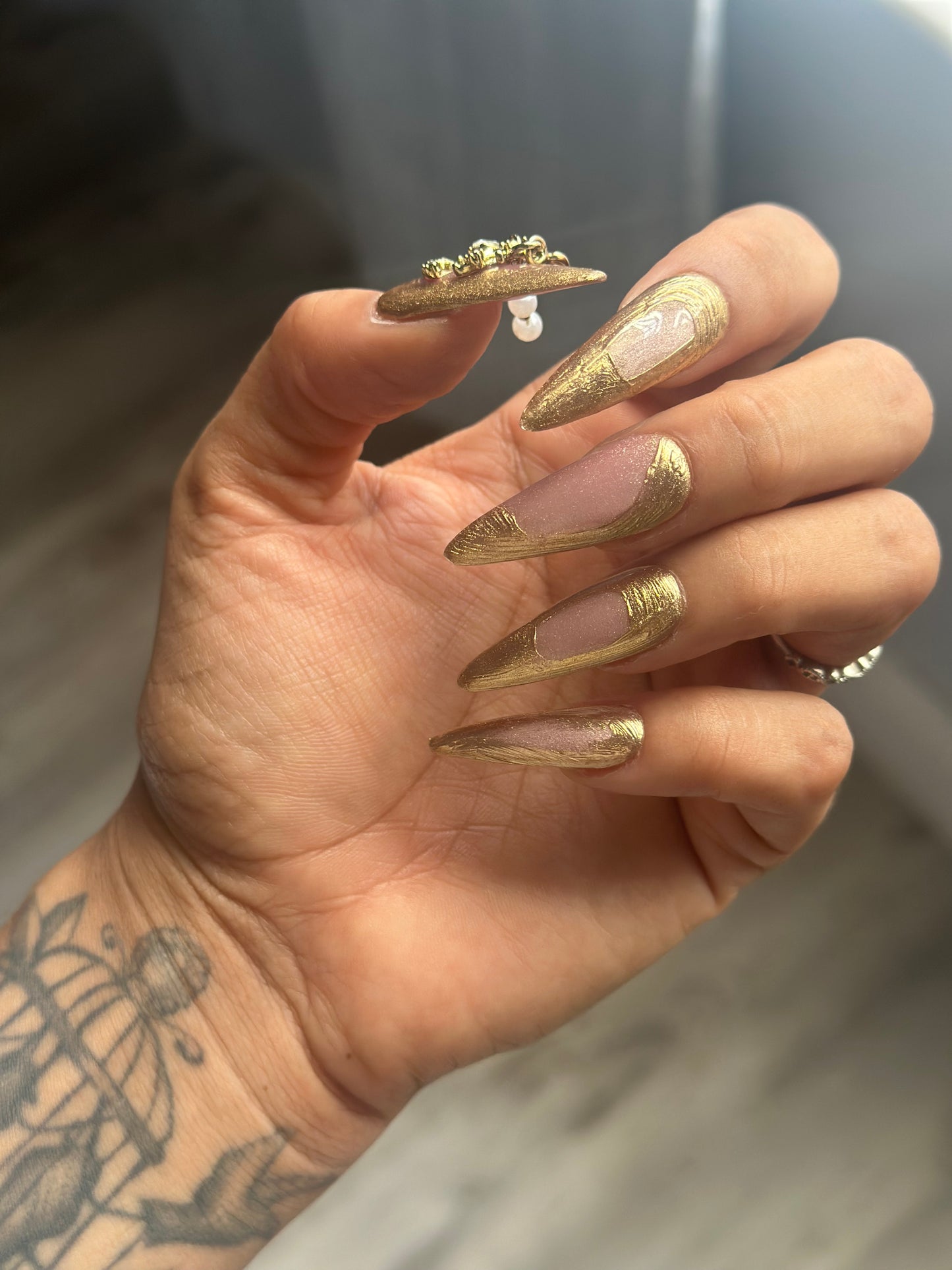 “Nefertiti” Press On Nails